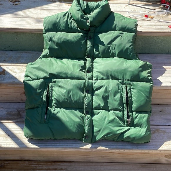 VTG Old Navy men’s polyester down filled vest with zipper and button closure XL - Picture 3 of 10